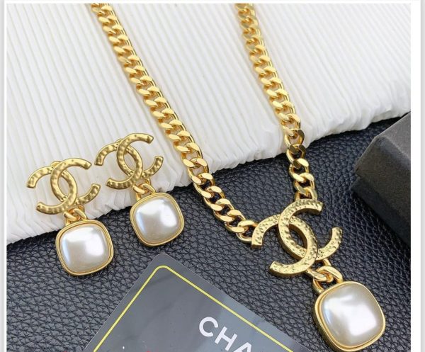 Chanel Pearl Crystal Chain Necklace