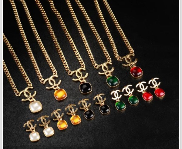 Chanel Pearl Crystal Chain Necklace - Image 4