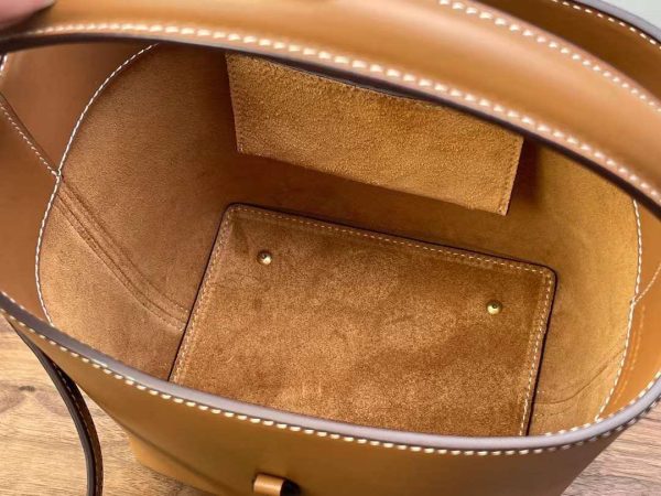 Ysl Le 37 Small Leather Bucket Bag - Image 4