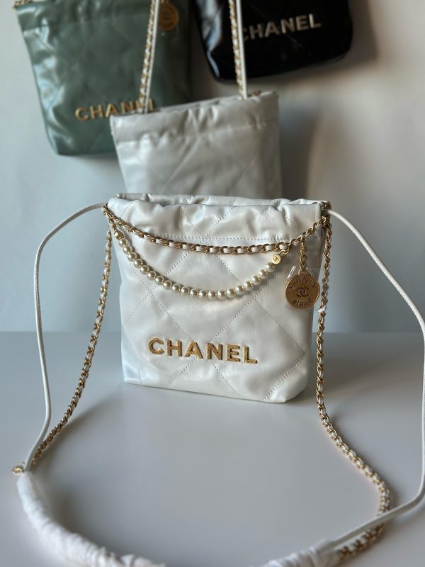 Chanel 22 Leather Mini Handbag - Image 4