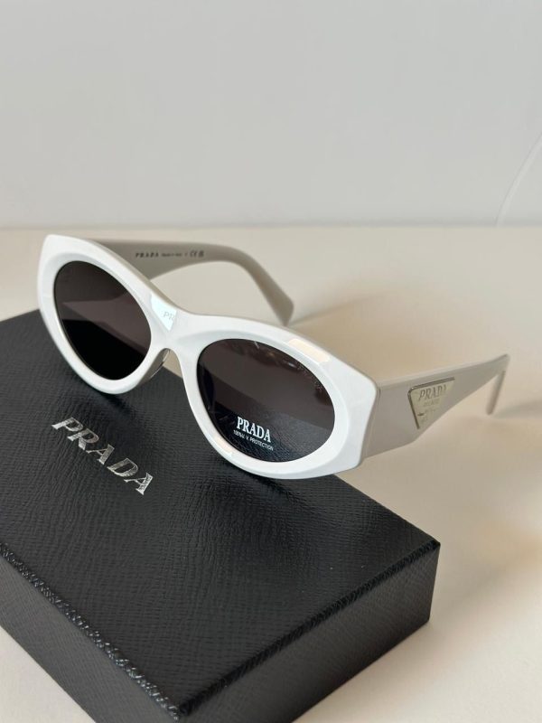 Prada PR 20ZS Sunglasses - Image 4