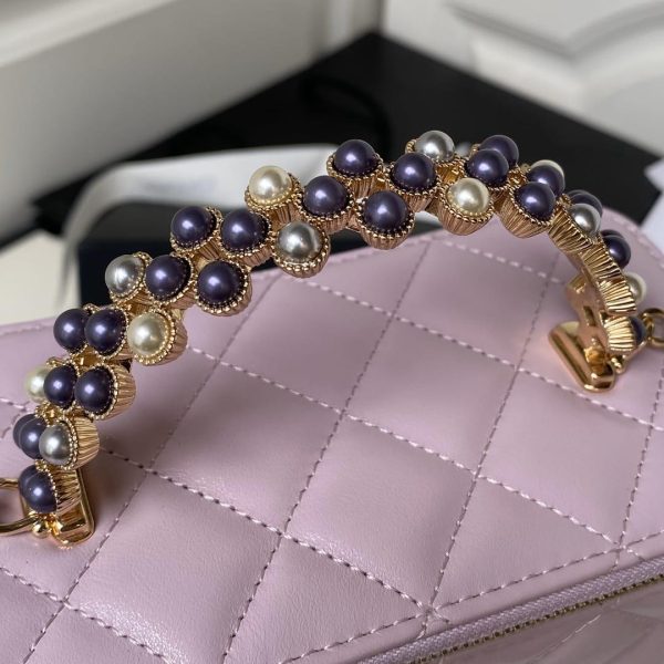 Chanel Quilted CC Pearl Top Handle Vanity Case - Image 7
