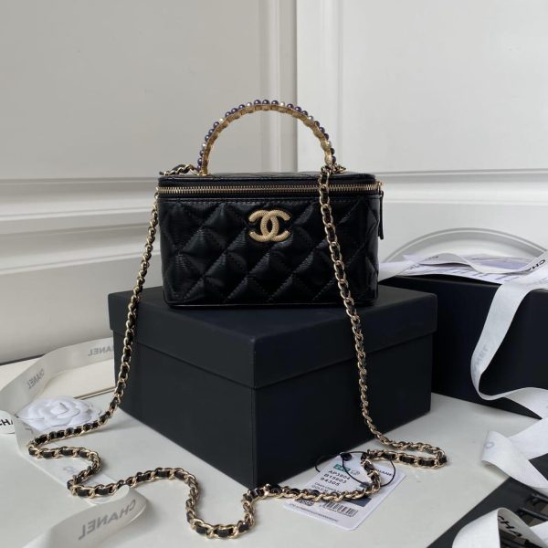 Chanel Quilted CC Pearl Top Handle Vanity Case - Image 10