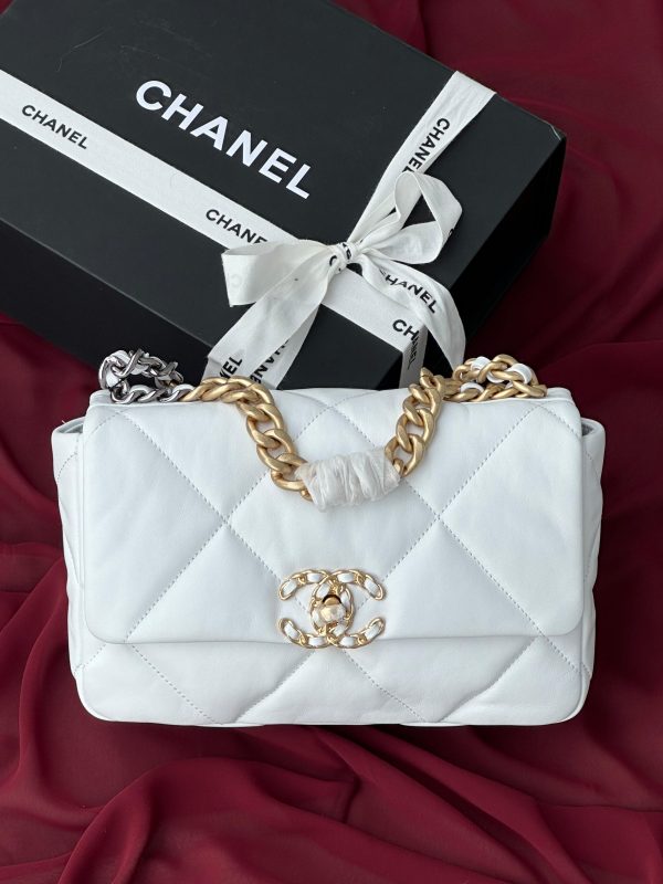 Chanel Medium 19 Flap Bag - Image 6