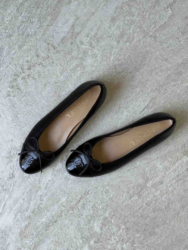 Chanel Two Toned Ballerina Flats - Image 4