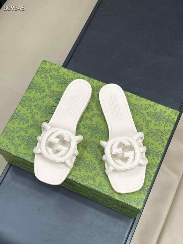 Designer Interlocking GG Gucci Rubber Sandals - Image 3