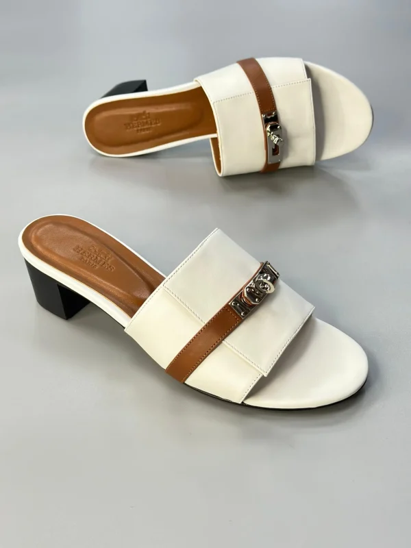 Hermès Women's Gigi 50 sandal - Image 4