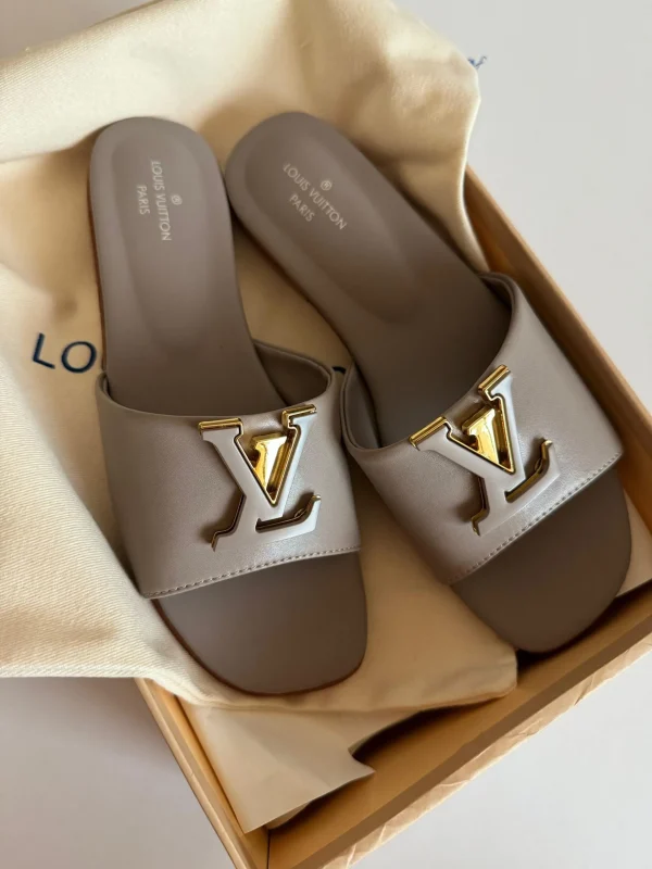 Women Louis Vuitton LV Capri Loafer