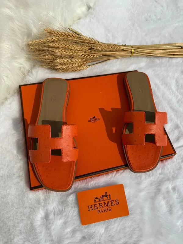 Hermes Oran Sandal In Crocodile Leather - Image 10