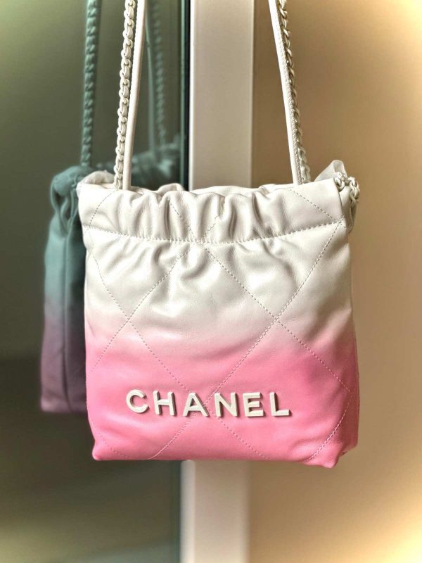 Chanel 2024 Mini Gradient 22 Hobo Bag - Image 3