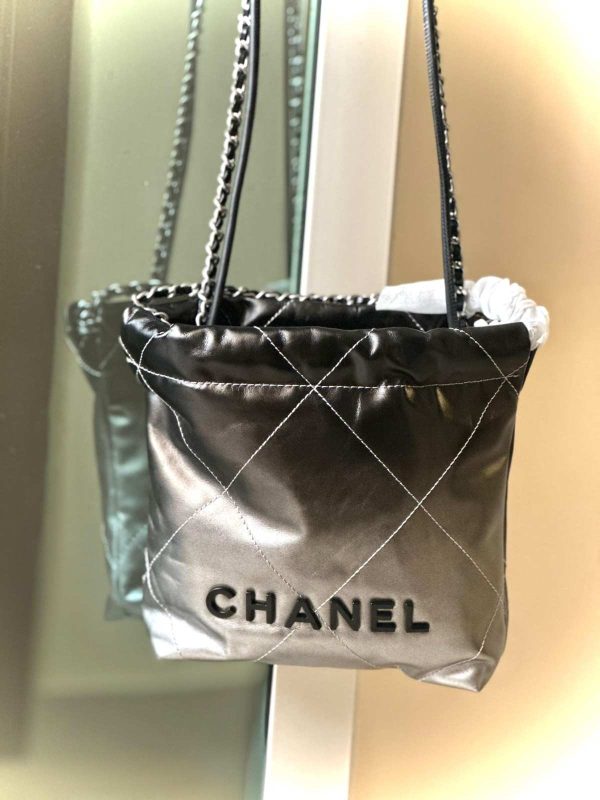 Chanel 2024 Mini Gradient 22 Hobo Bag - Image 2