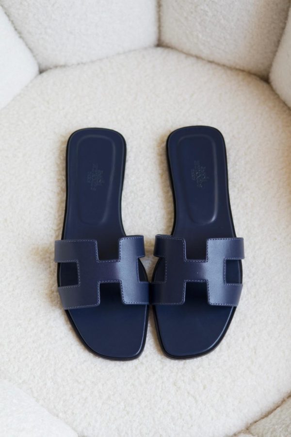 Hermes Oran Sandals Shiny Calfskin - Image 2