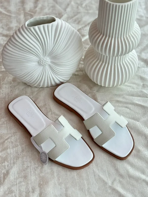 Hermes Oran Leather Sandals For Women - Image 2