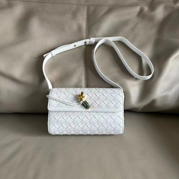Bottega Veneta Andiamo Mini Clutch