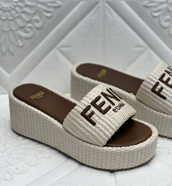 Fendi Women's White Sunshine Slides Platform - Image 4