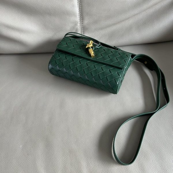 Bottega Veneta Andiamo Mini Clutch - Image 4