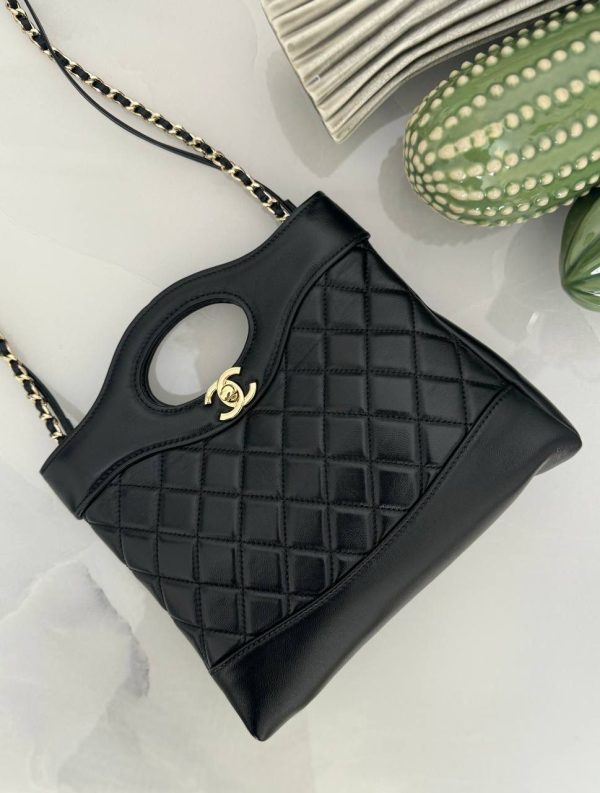 Chanel 31 Shopping Bag - Image 6