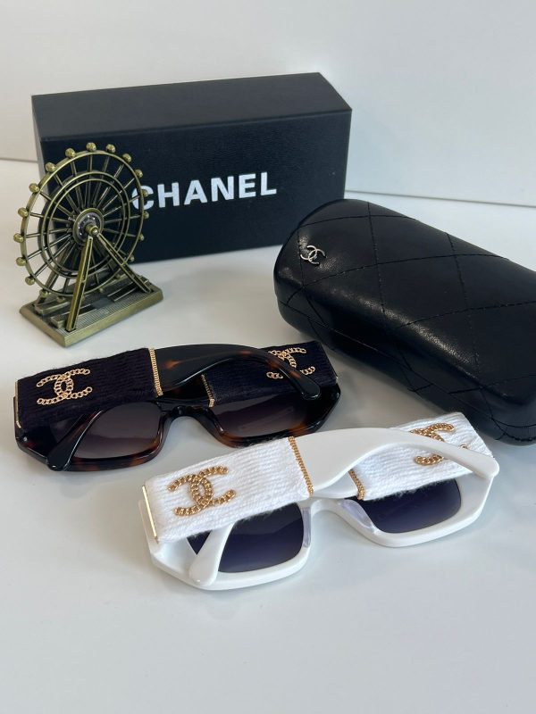 Chanel Acetate Tweed Wool CC Chain Rectangle - Image 3