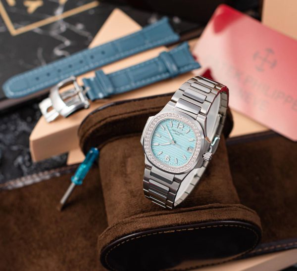 Patek Philippe Nautilus Ladies 7118/1200 - Image 10
