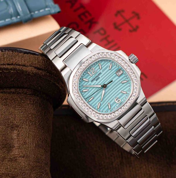 Patek Philippe Nautilus Ladies 7118/1200 - Image 5