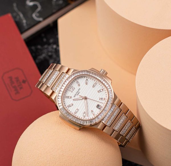 Patek Philippe Nautilus Ladies 7118/1200 - Image 6