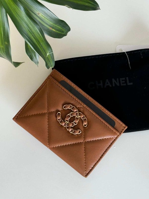 Chanel 19 Card Wallet Interlocking CC Logo - Image 12
