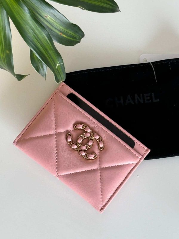 Chanel 19 Card Wallet Interlocking CC Logo - Image 7