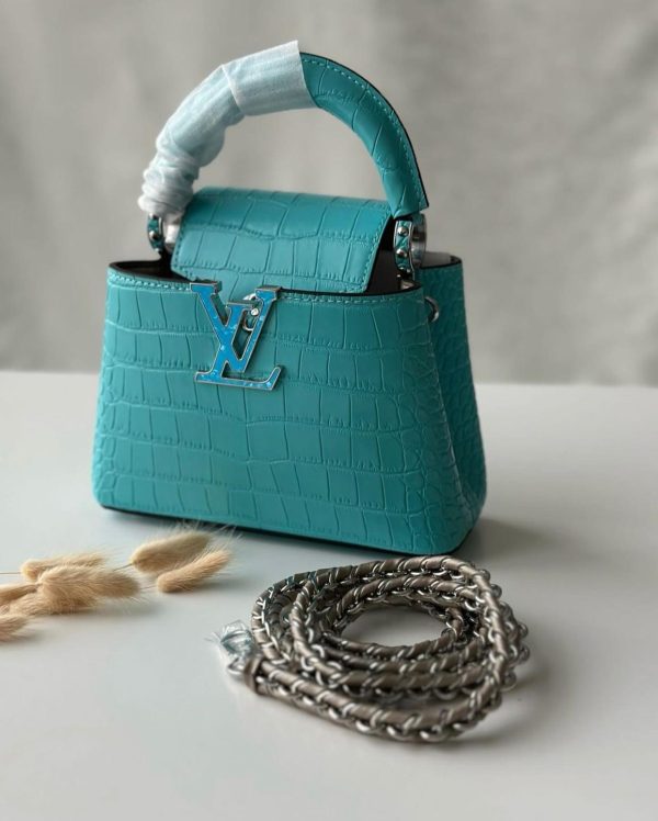 Louis Vuitton Capucines Crocodile Handbag - Image 4