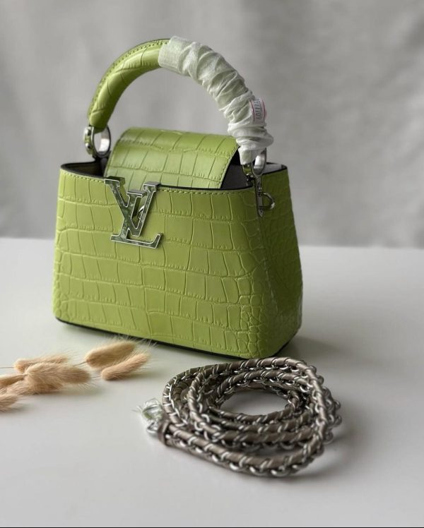 Louis Vuitton Capucines Crocodile Handbag - Image 10