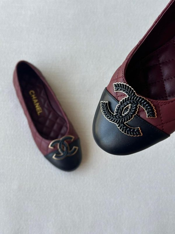 Chanel ballet flat burgundy quilted lambskin large black cc logo - Image 5