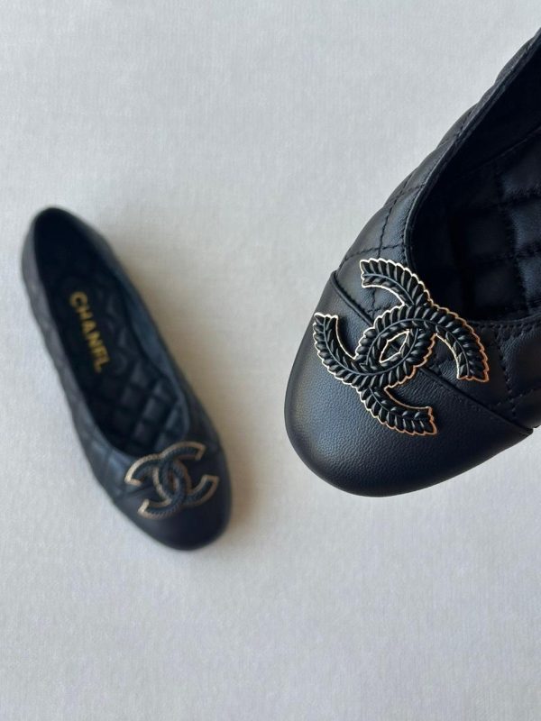 Chanel ballet flat burgundy quilted lambskin large black cc logo - Image 11