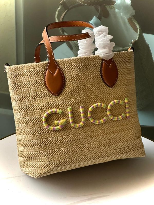 Gucci Medium straw-effect tote bag
