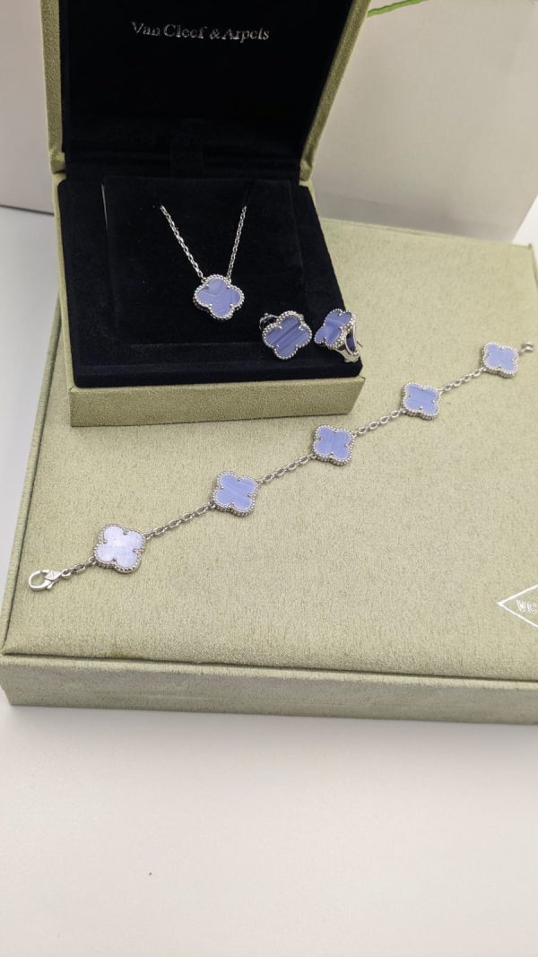 Van Cleef Necklace Set For Women - Image 10