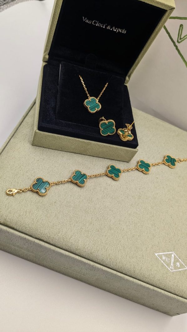 Van Cleef Necklace Set For Women - Image 15