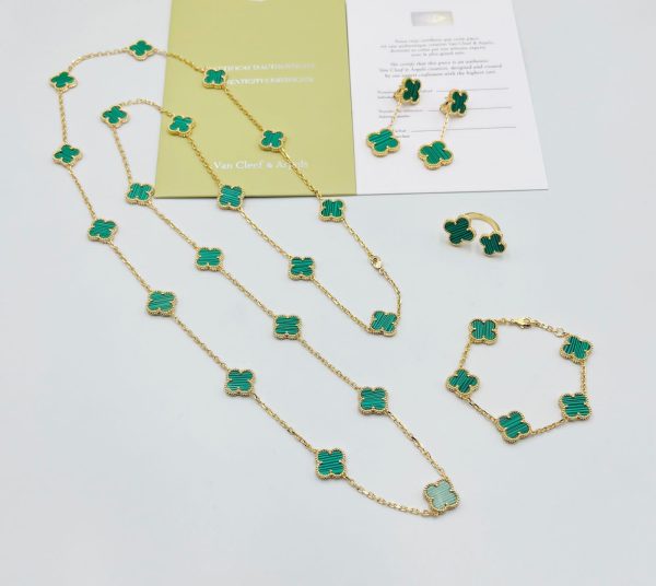 Van Cleef Necklace Set For Women - Image 22