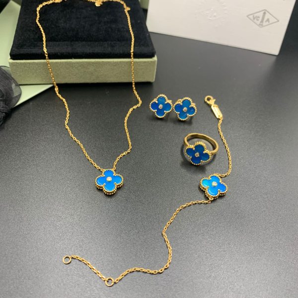 Van Cleef Necklace Set For Women