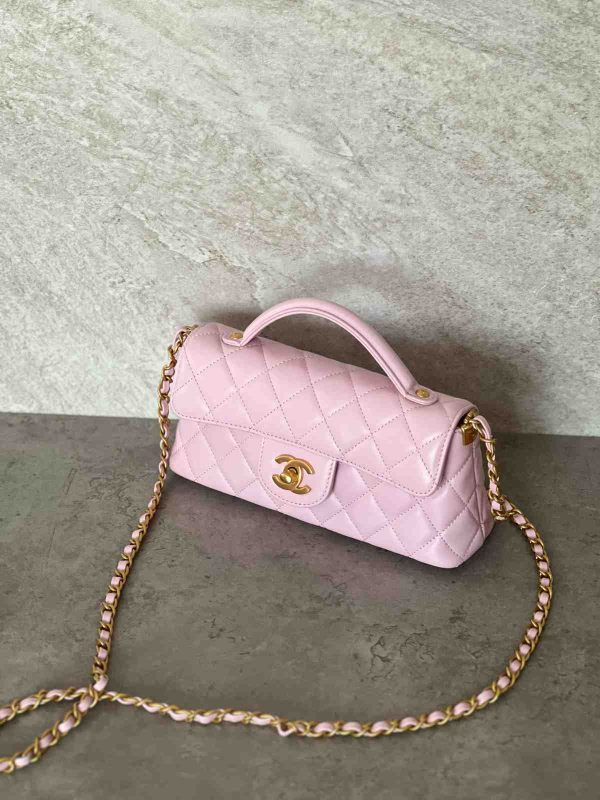 Chanel 21S top handle pink bag