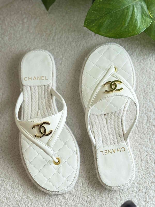 chanel thong sandals white
