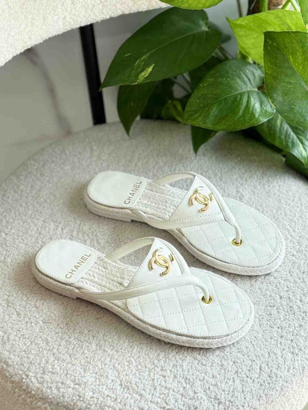 chanel thong sandals white