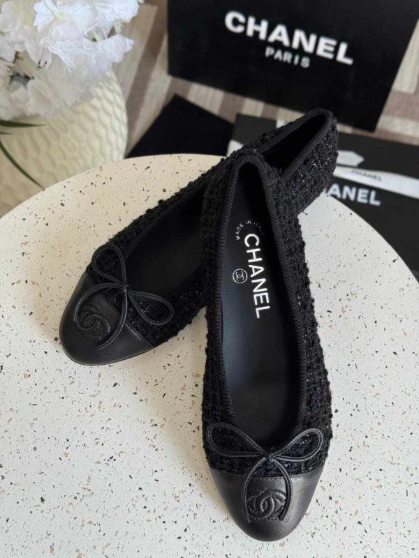 Chanel tweed ballet flats black