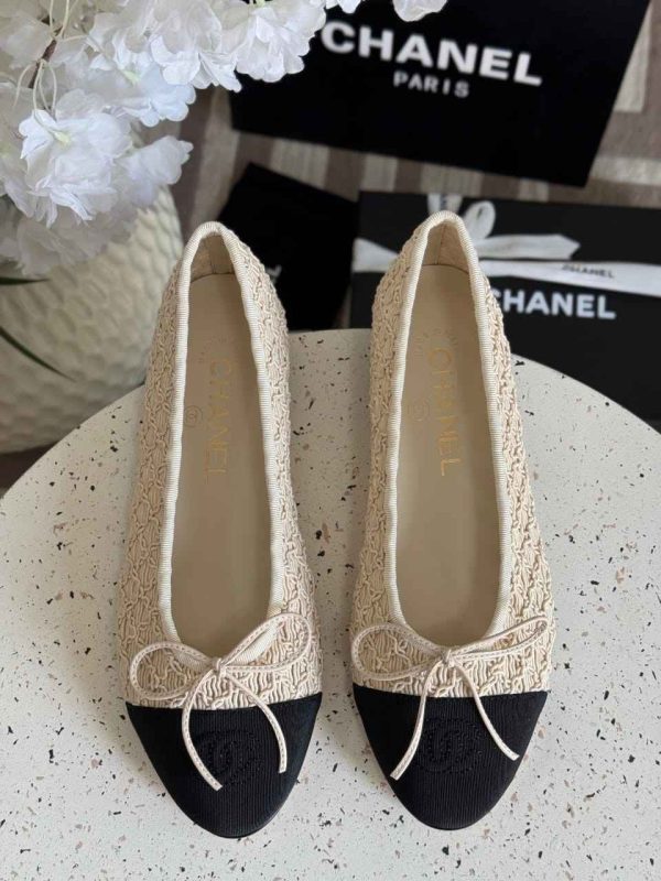 Chanel tweed ballet flats beige