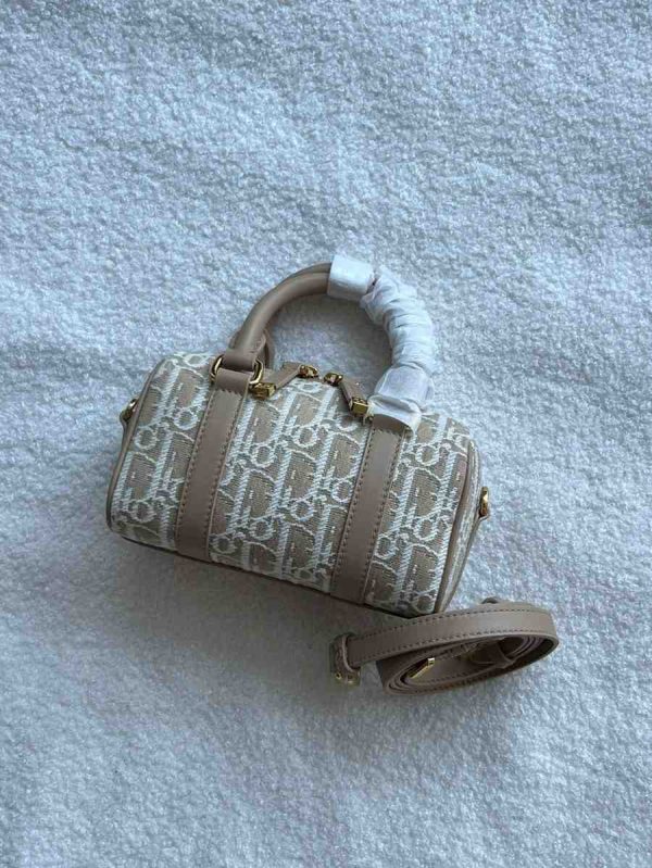 dior groove 17 nano bag beige white