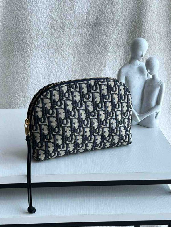dior montaigne oblique cosmetic pouch