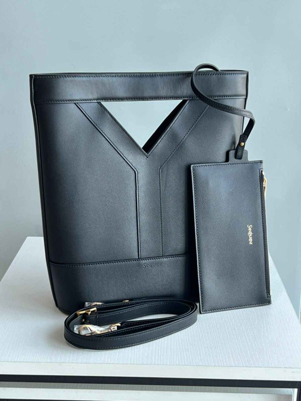 Saint Laurent Y Small Bucket Bag in black