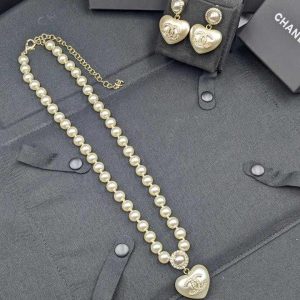 chanel heart necklace