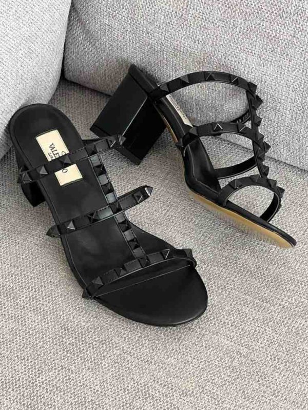 valentino garavani rockstud sandals black