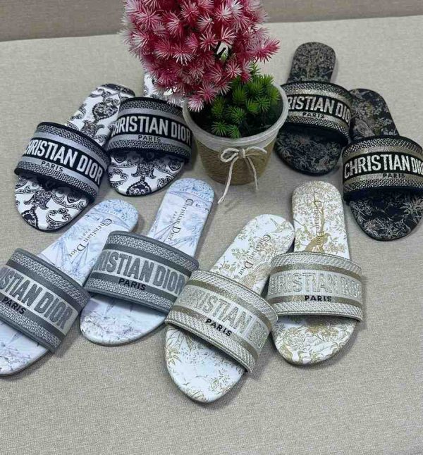 Christian dior slides