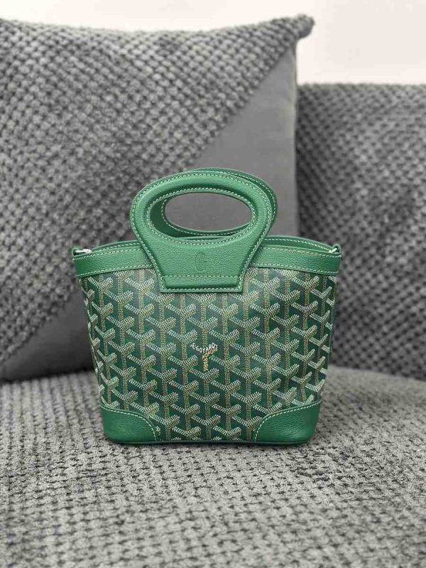 goyard beluga mini bag green