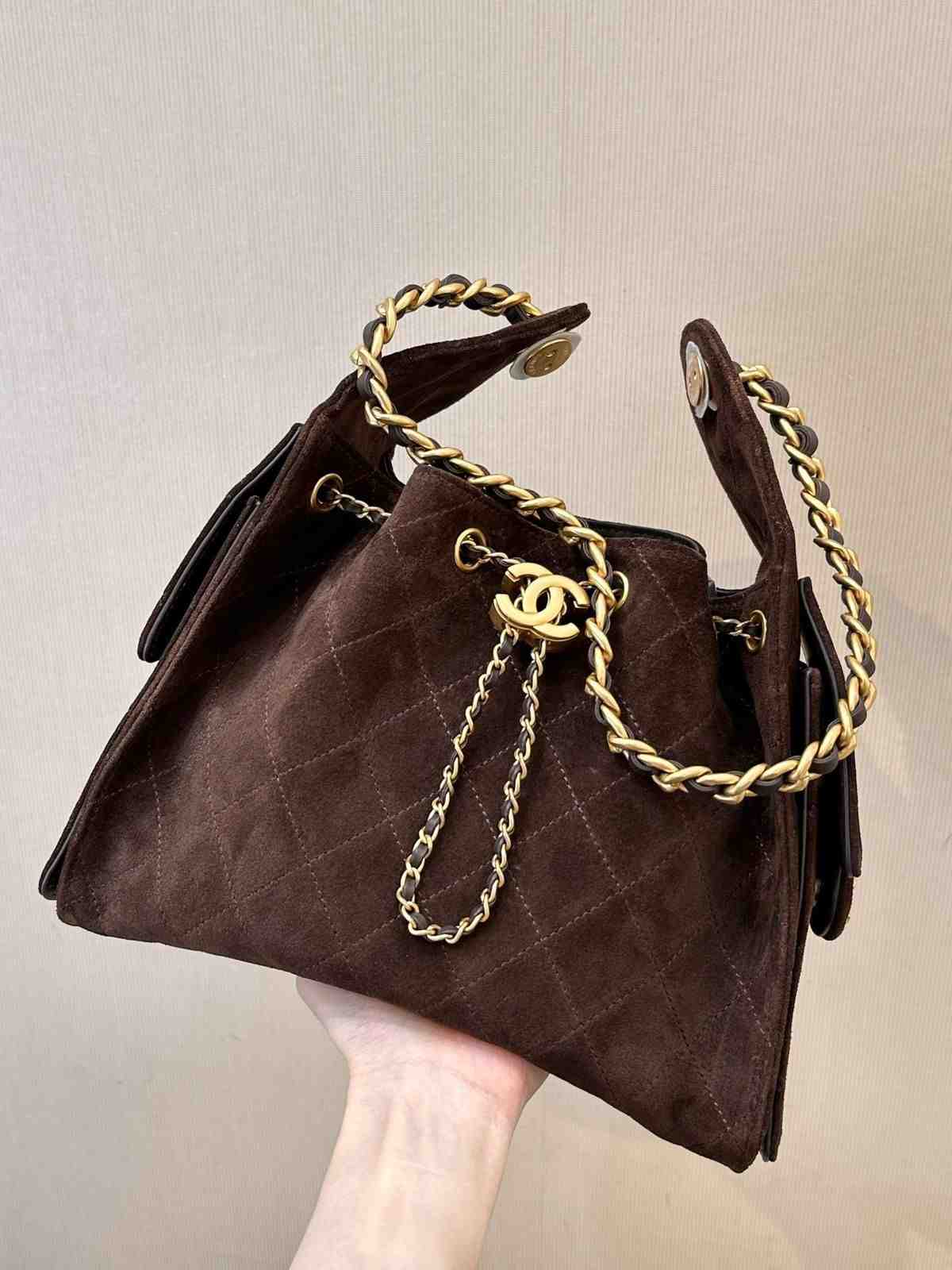 Chanel Small 25 Handbag in Suede Calfskin & Gold Metal