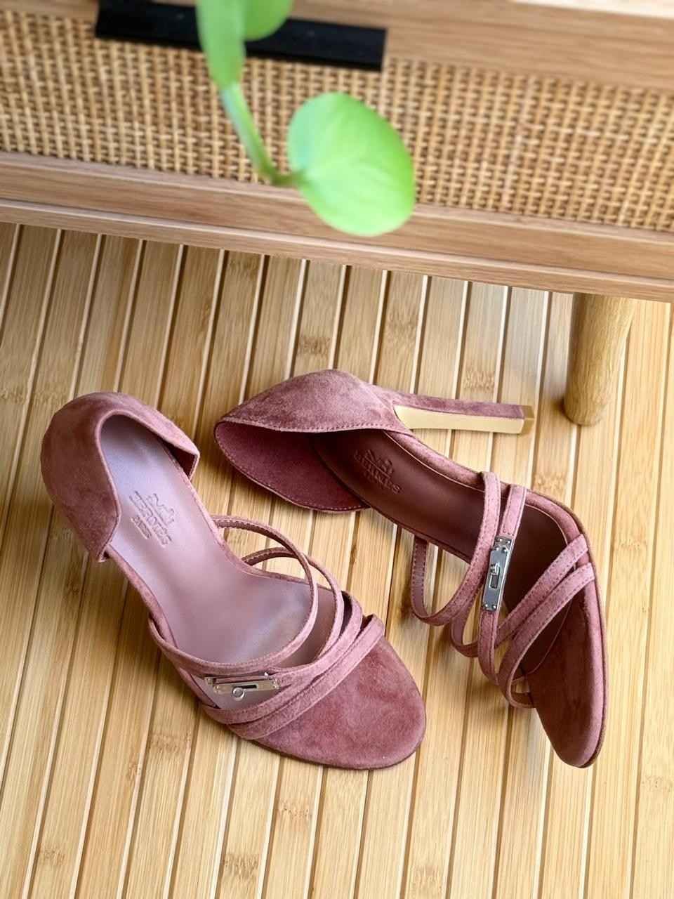Hermes lipstick 105 sandals pink
